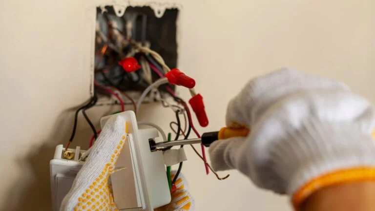 Tipos de Reparos Elétricos