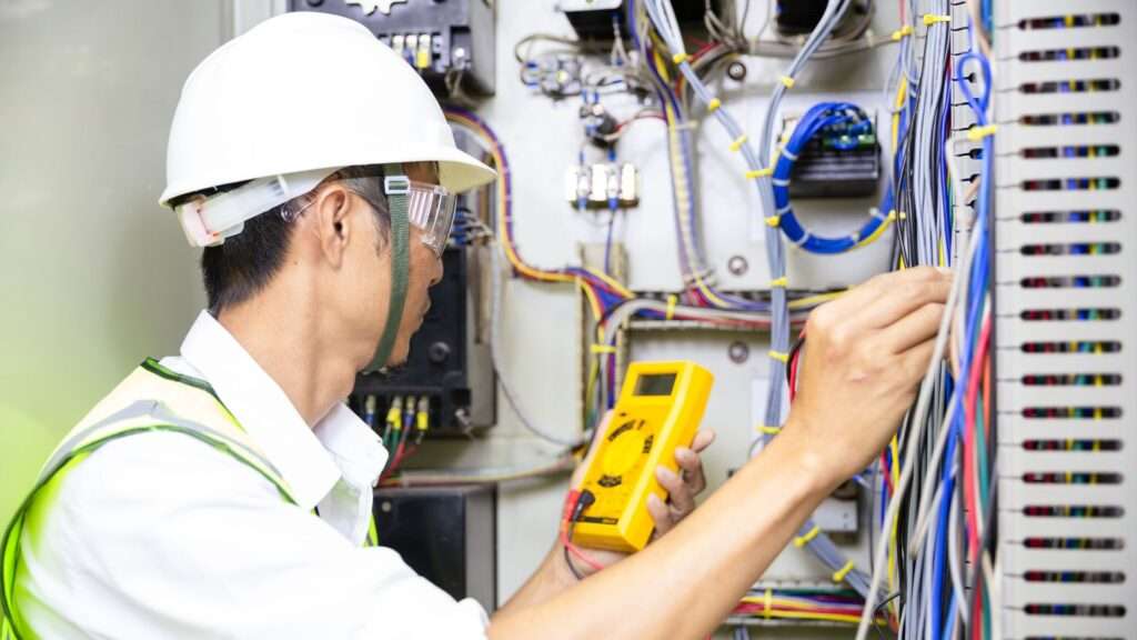 Técnico de Elétrica: Uma Carreira Essencial e Valorizada Técnico de Elétrica