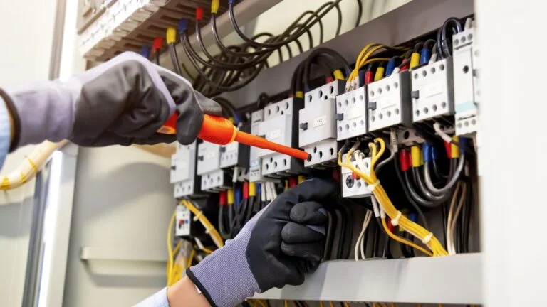 Instalação e Manutenção de Sistemas Elétricos