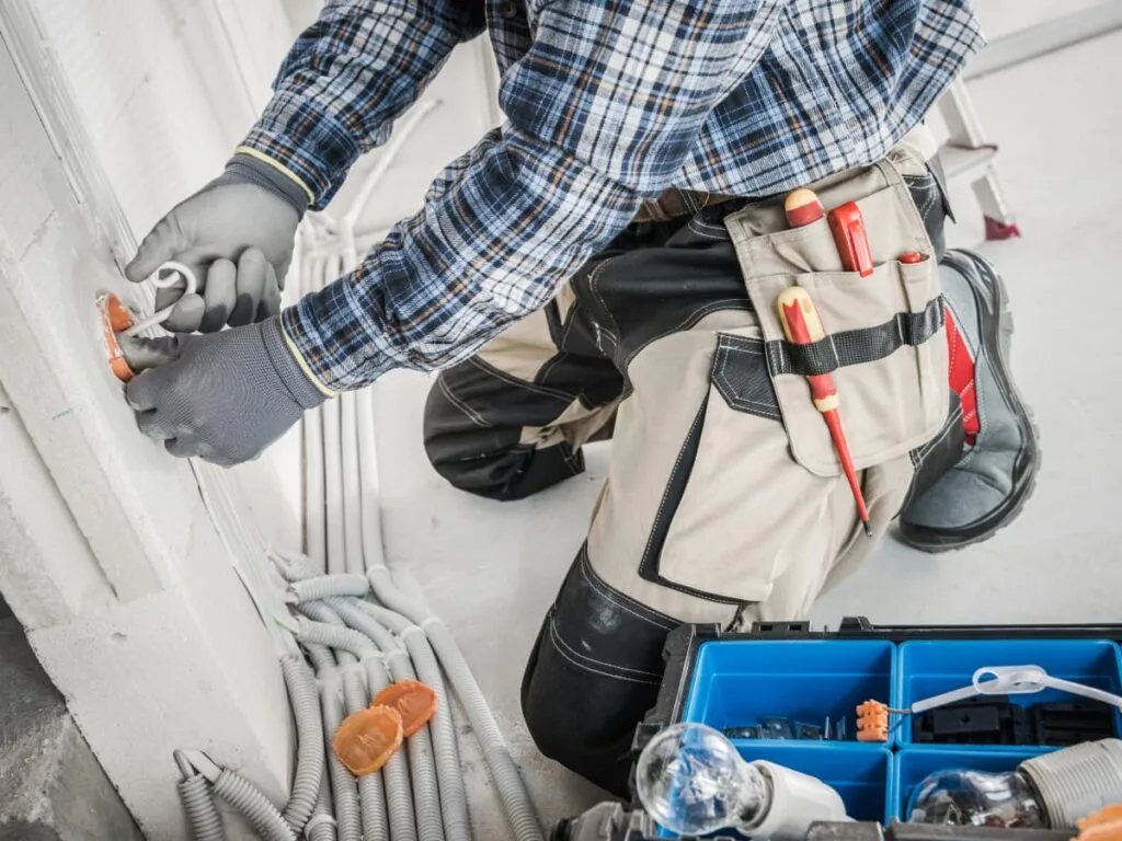 Tabela de Preços de Eletricista em SP 2025