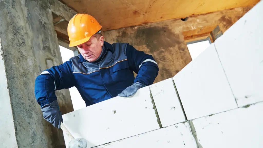 Como calcular uma empreitada de pedreiro