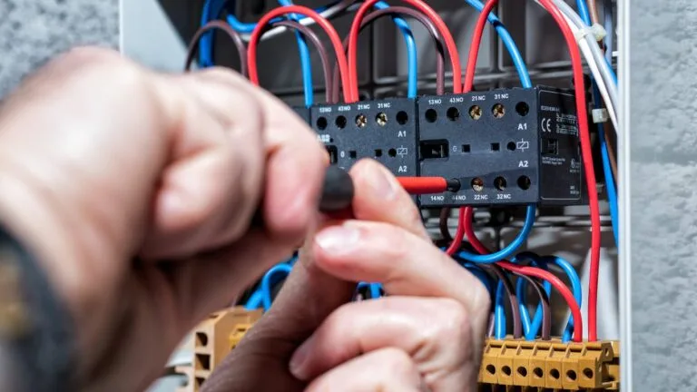 eletricista para painel elétrico em Itaquera