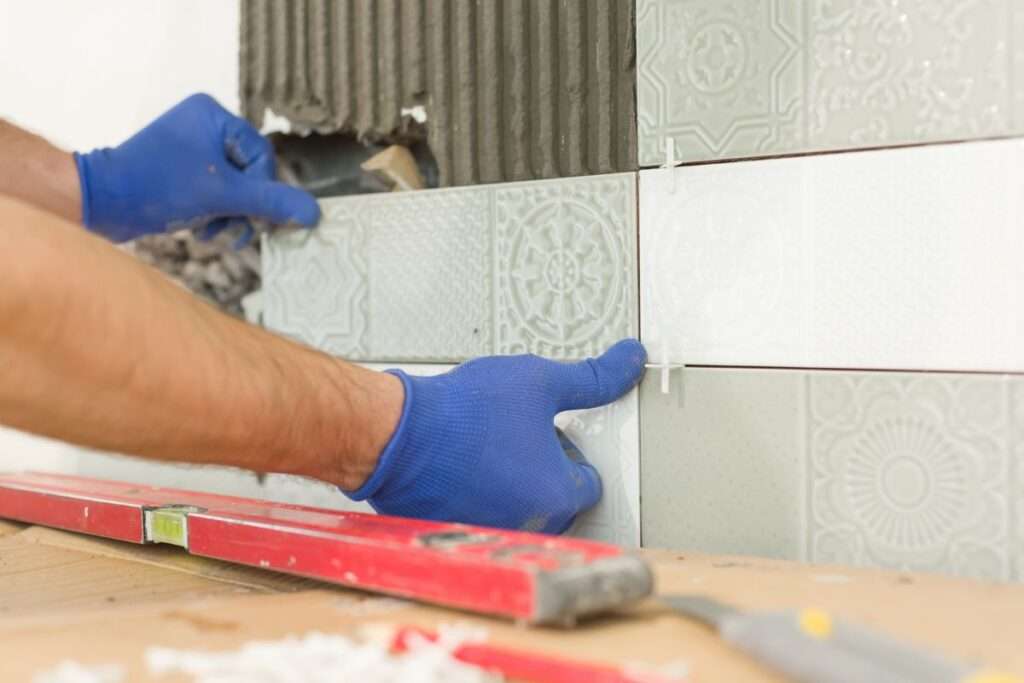 Assentamento de Azulejos: Quanto Custa? Obra com azulejo