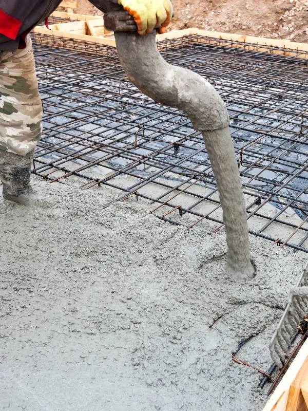 Predreiro fazendo piso de fundação - Pedreiro perto de mim em São Paulo