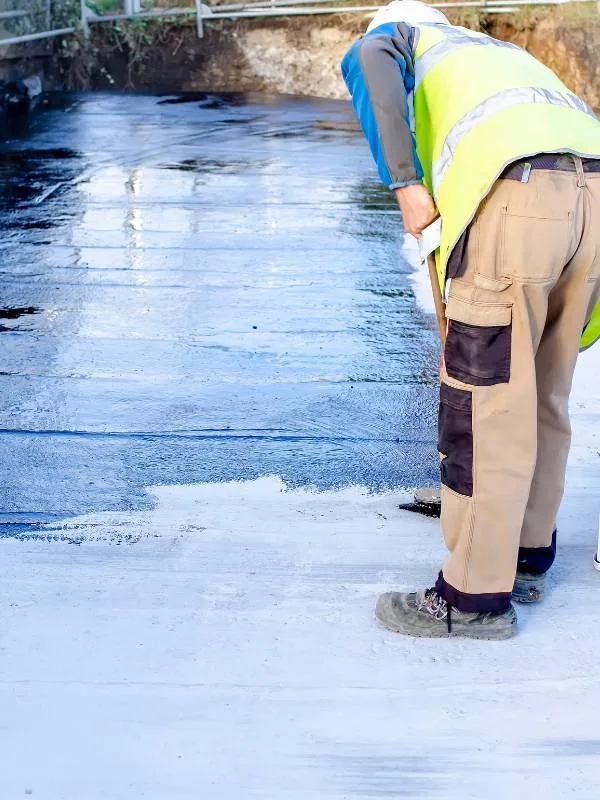 Predreiro impermeabilizando laje