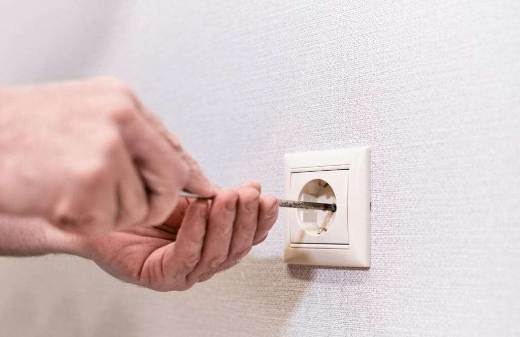 Instalação de Interruptor e Tomada: guia prático e seguro Instalação de Interruptor e Tomada: guia prático e seguro