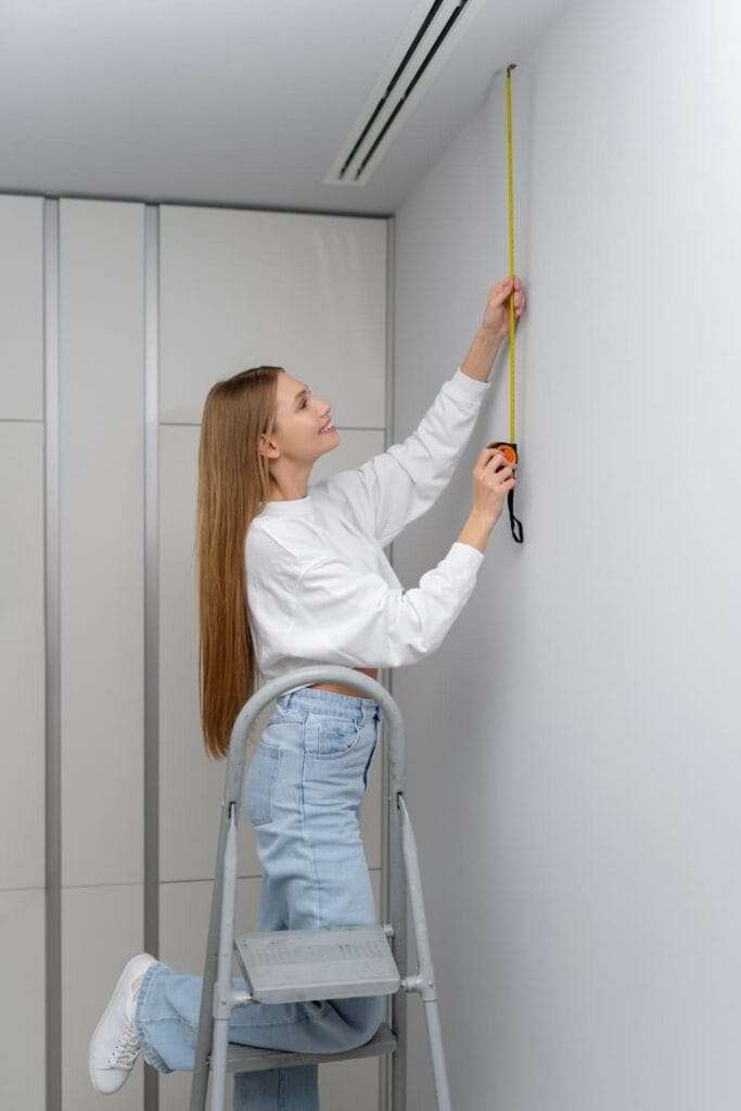 Instalação de varal: guia fácil para teto, parede e cortina
