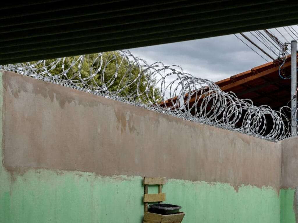 Instalação de Concertina em SP | Orçamento Rápido e Serviço Profissional