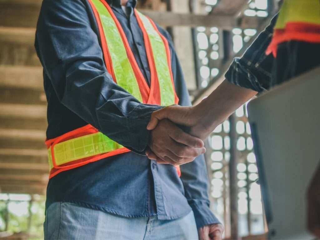 Faça Orçamento e Contrate Empreiteiro em Vinhedo Agora Como acontece o serviço de um empreiteiro em Vinhedo